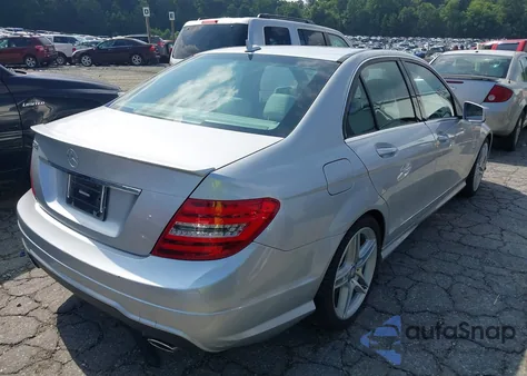 2012 Mercedes-Benz C 350 Sport из США, поврежденный, VIN WDDGF5HB2CA632955